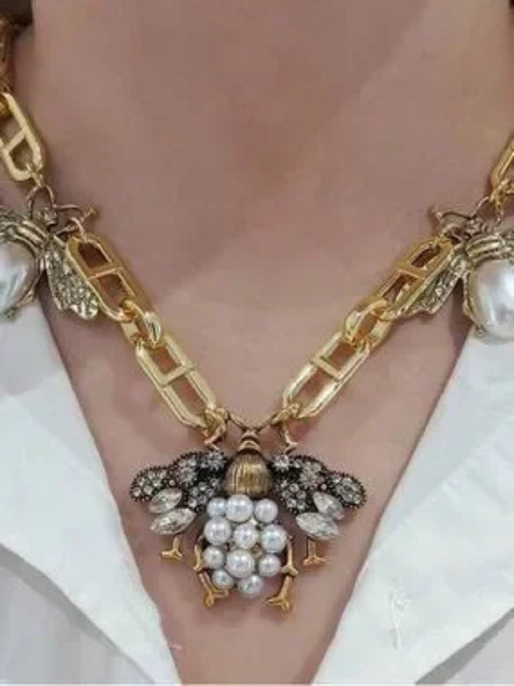 Baroque Honeybee Pendant Necklace with Pearls